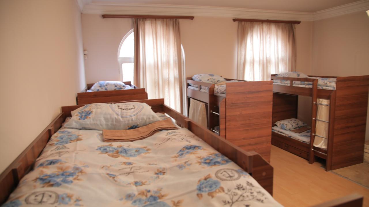 Noy Hostel エレバン エクステリア 写真