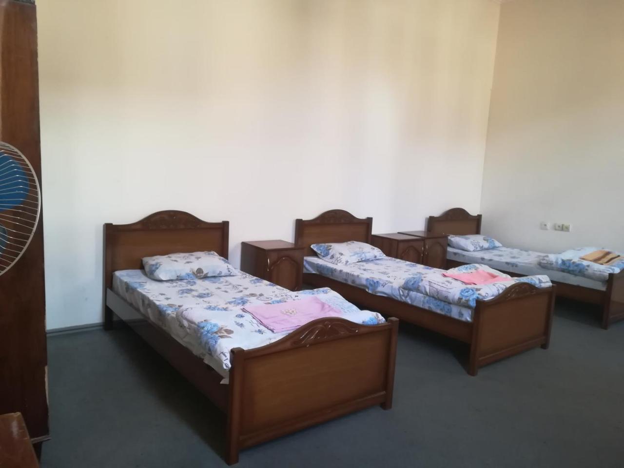 Noy Hostel エレバン エクステリア 写真